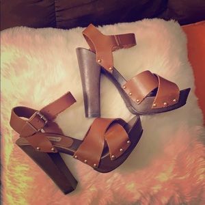 Steve Madden “Landed”